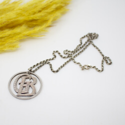 Kordelkette mit Monogramm-Anhänger, Initialen 'GB' 835er Kette mit 835er GB-Monogramm Muenze Detail