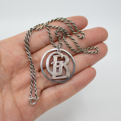 835er Kette mit 835er GB-Monogramm Muenze Groesse