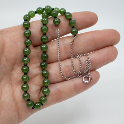 835er Kette mit Jadeid-Perlen Groesse