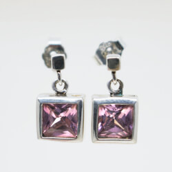 kubische 925 Sterlingsilber Ohrstecker mit rosa Zirkon