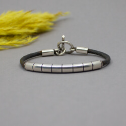 925er Herrenarmband mit Leder im Used-look 925er Herrenarmband mit Leder im Used-look