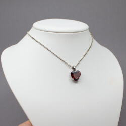 Kette mit Herzanhänger 'Herzblut' 925 Silber 925er Kette mit blutrotem Herz-Anhänger