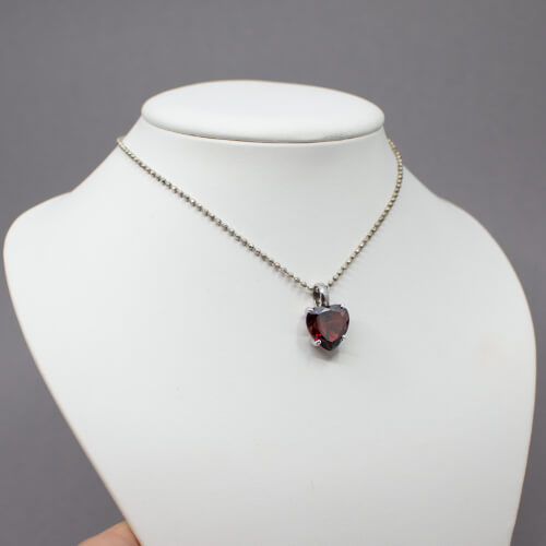 925er Kette mit blutrotem Herz-Anhänger