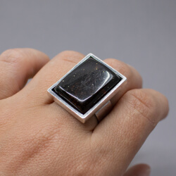 925er Ring mit eckigem Bernstein