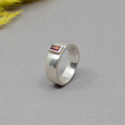 925er Ring mit rotem Zirkonia-Stein, Gr. 53 925er Ring mit rotem Zirkonia-Stein, Gr. 53 Stein