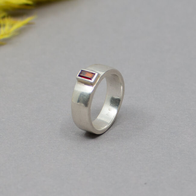 925er Ring mit rotem Zirkonia-Stein, Gr. 53 Stein