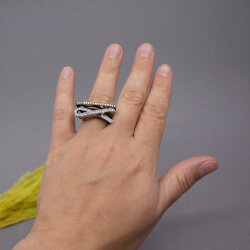 925er Silber Ring mit Bronze und Glitzerstein Tragebeispiel