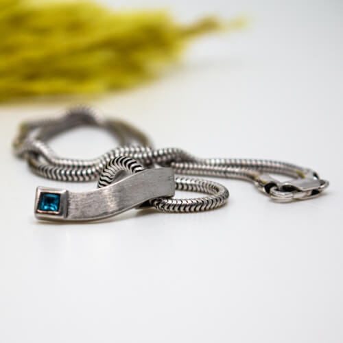 925er TCM Silber Kette mit blauem Zirkonia-Anhänger