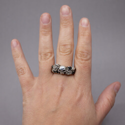 925er Unisex Ring 'Skull' Tragebeispiel