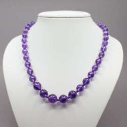 Amethyst Perlen-Kette 925er Schliesse Tragebeispiel
