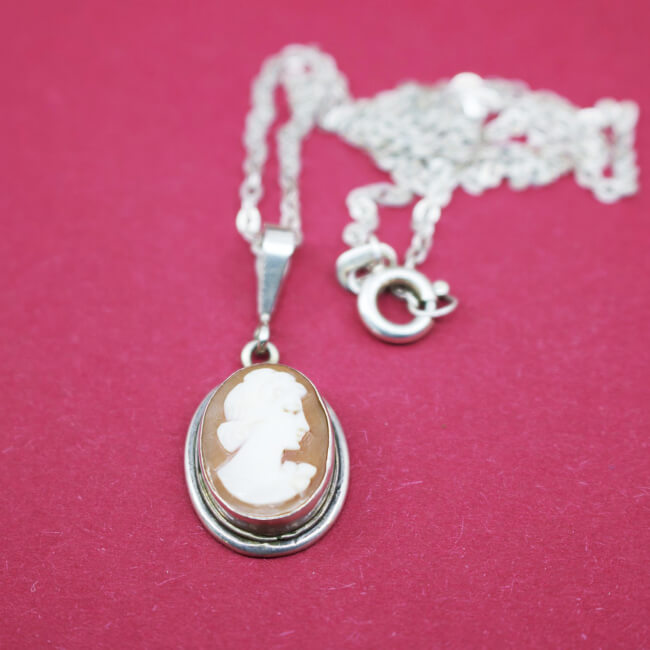 Antike 800 Silber Kamee mit 835 Kette Detail