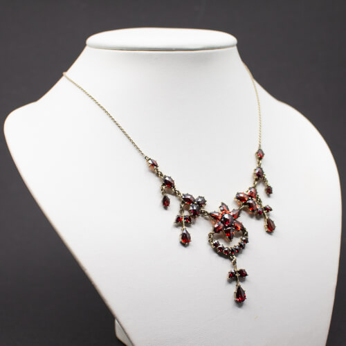 Antike Tombak Halskette mit Granat Steine