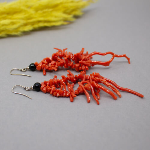 Astkoralle 925er Ohrringe liegend