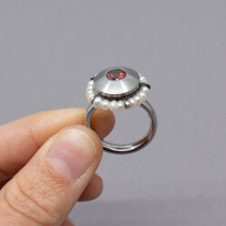 Charlotte Ring mit Perlen Detail