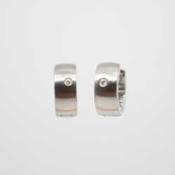 Esprit Steel Creole mit Glitzerstein, 1.5 cm DM ESPRIT Steel Creolen, Front