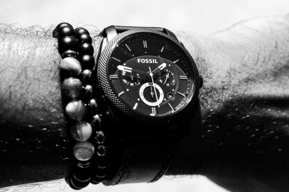 FOSSIL Armbanduhr an Männerhand