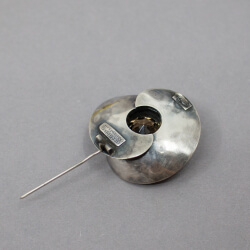 geschwaerzte 925er Vintage Brosche Handarbeit Rueckseite