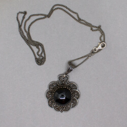 geschwaerzte Vintage Kette mit Onyx Detail