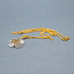 vergoldete Swarovski Damenkette 'Kleeblatt' goldene Swarovski Kette mit Kleeblatt, Detail