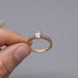 goldener Swarovski Ring, Gr. 58 goldener Swarovski Ring, Gr. 58 Detail