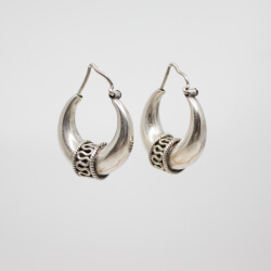 große 925er Tribal-Ohrringe Unisex haengend