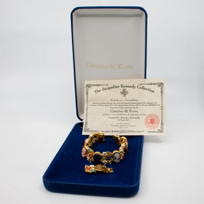 Camrose & Kross, Jackie Kennedy Kamee-Armband, OVP Bild 1 Jacqueline Kennedy Collection