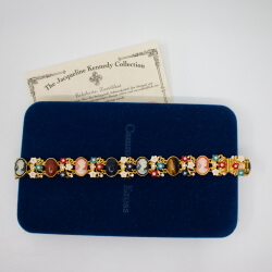 Camrose & Kross, Jackie Kennedy Kamee-Armband, OVP Bild 2 Jacqueline Kennedy Collection Seite