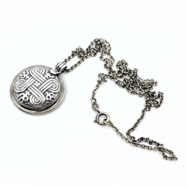 Kette mit Anhänger Kalevala Koru oben