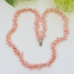 Kette aus rosa Astkoralle - Engelshaut Bild 2 Kette aus rosa Astkoralle - Engelshaut Detail