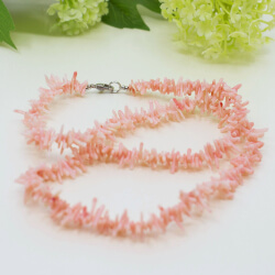 Kette aus rosa Astkoralle - Engelshaut Kette aus rosa Astkoralle - Engelshaut Front