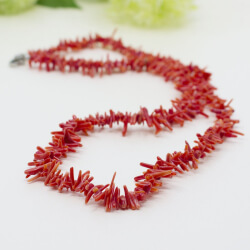 Korallenkette rot Detail