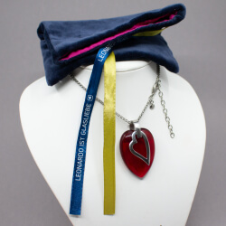 Leonardo Kette, rotes Herz aus der Sweetheart Serie Leonardo rotes Glas-Herz Tragebeispiel
