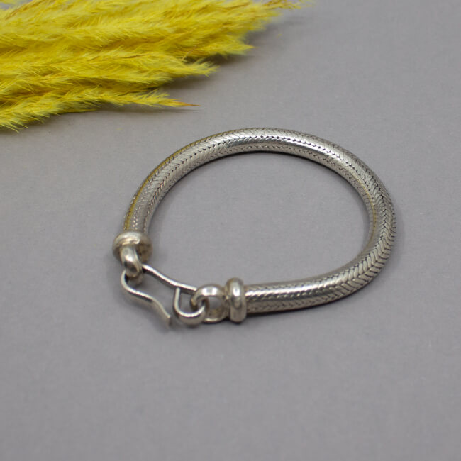 massives 925er Schlangen-Armband Detail