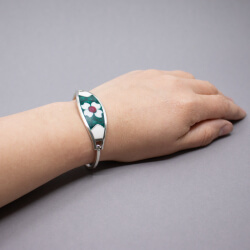 Mexico Alpaca Silber Armband mit Emaille Mexico Alpaca Silber Armband mit Emaillie Tragebeispiel