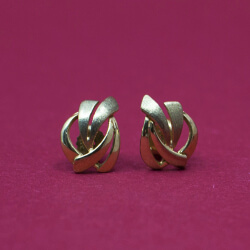 333 / 8 Karat Gelbgold Ohrstecker zeitloses Design Ohrstecker 333 Gold Knoten Front