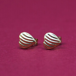 333 / 8 Karat Gelbgold Kinder Ohrstecker Mini Herz Ohrstecker 333 Herzen