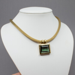Pierre Lang goldenes Collier mit grünem Glas-Stein Pierre Lang goldene Halskette mit gruenem Stein