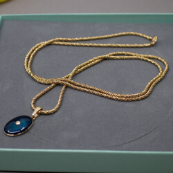 Pierre Lang goldene Pulloverkette, Detail