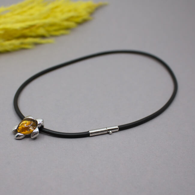 Pierre Lang Kautschuk-kette mit Tier-Anhaenger