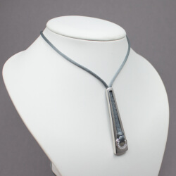 Pierre Lang Kordel-Kette mit langem Anhaenger Front