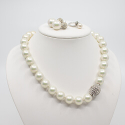 Pierre Lang cremefarbenes Perlen-Schmuckset 'AVA' Pierre Lang silbernes Perlen