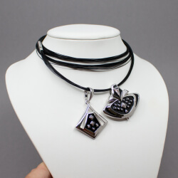 Pierre Lang schwarzes Collier Serie 'Rock' Bild 5 Pierre Lang Wechsel-Halskette mit silbernen Anhaengern