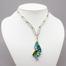 RASPE Berlin, Halskette mit farbigen Glas-Anhänger Bild 2 Raspe Berlin Halskette mit Anhaenger Frontansicht