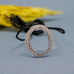Swarovski Damenkette mit silbernen Oval Swarovski Damenkette mit silbernen Oval, Front