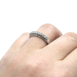 Swarovski Ring Hand