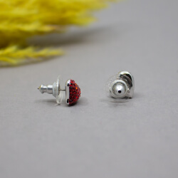 Swarovski rotes Herz Ohrstecker Seite