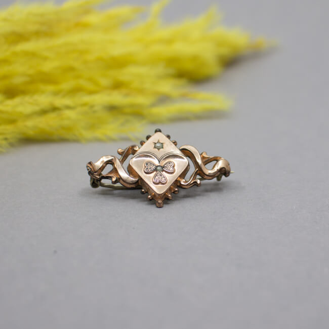 Vintage Art Deko Brosche Wachsperlen