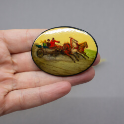 Russische Brosche 'Troika' Fedoskino, 1970 signiert Bild 2 Vintage Brosche Miniaturmalerei Groesse