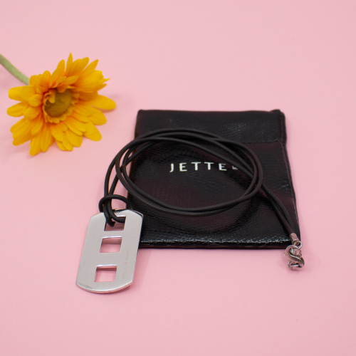 JETTE 925er Rasierblatt an Lederband Front