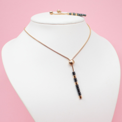 Skagen Schmuckset 'Ellen' Roségold-Tone mit Hämatit Bild 3 Skargen rosegold Haematit Set Ohrringe & Kette Tragebeispiel